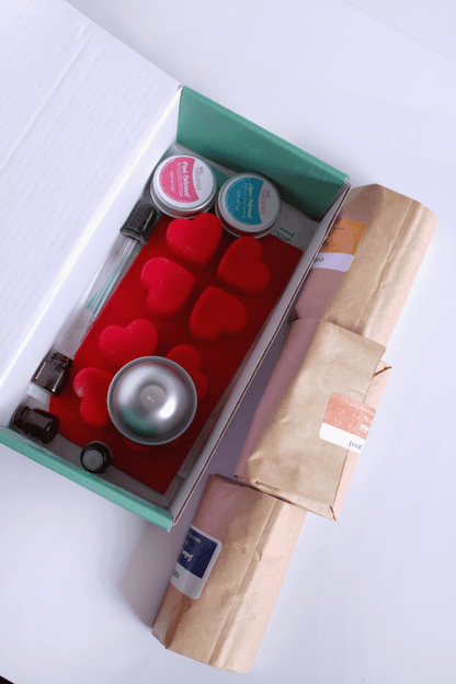 Inside the Kiss Naturals bath bomb kit